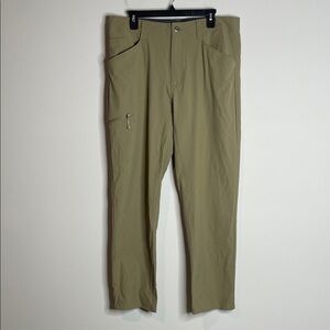 Patagonia | Men's Quandary Hiking Pants in Tan Size 36
